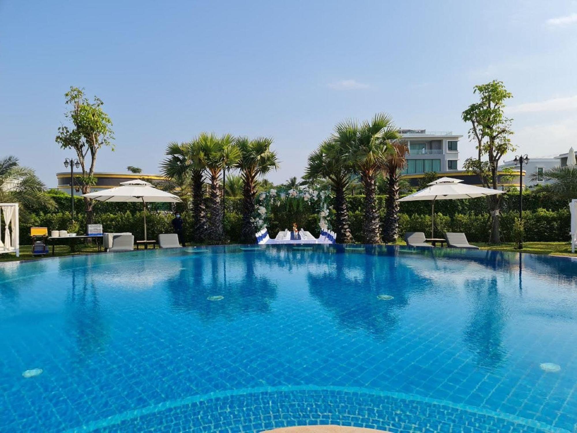 Castle Bayview Resort & Spa Kampot Exterior foto