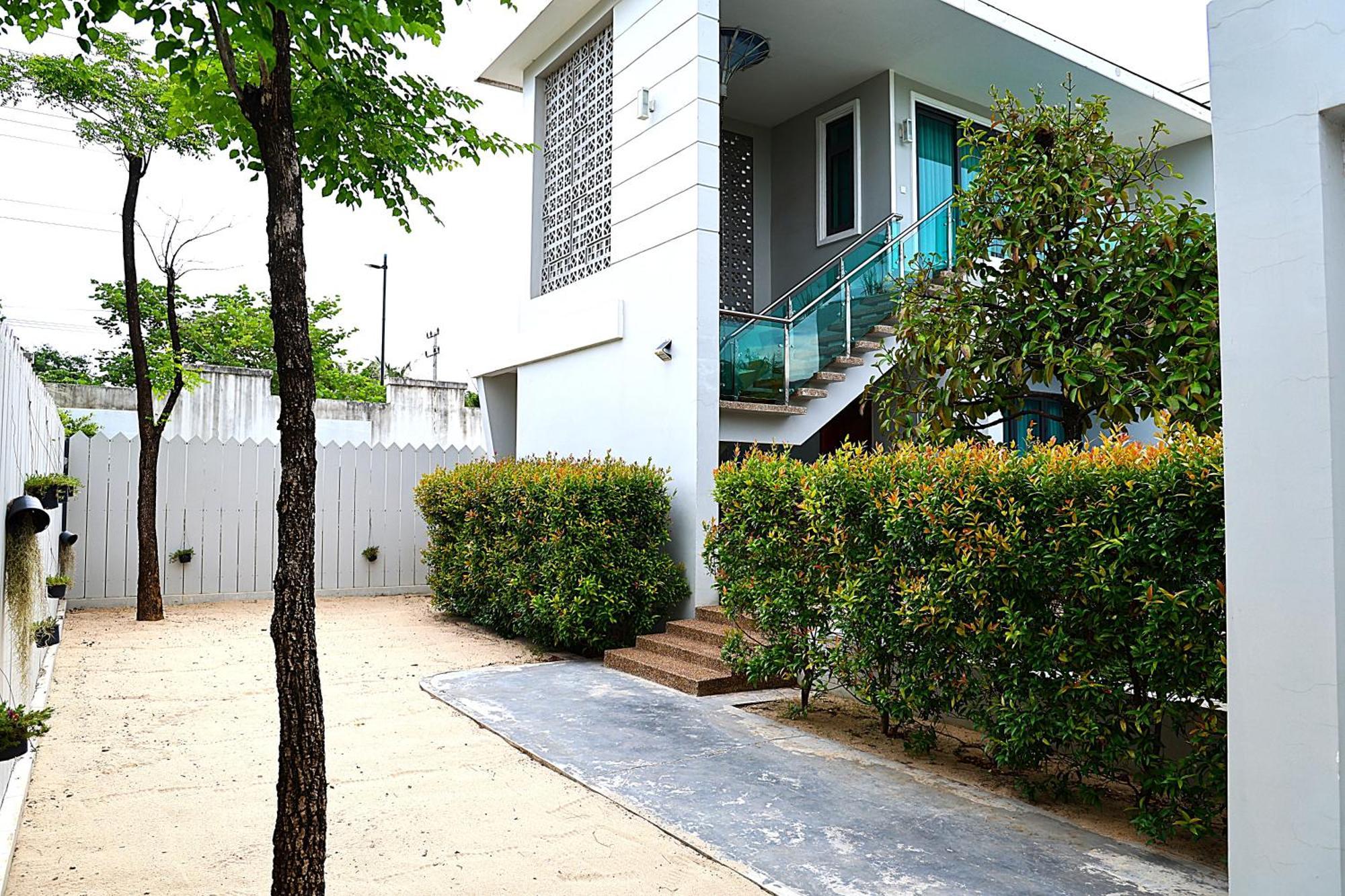 Castle Bayview Resort & Spa Kampot Exterior foto